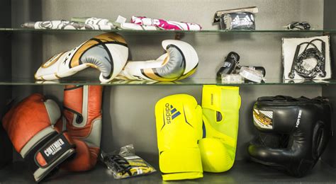 Guía para comprar guantes y sacos de boxeo Contender