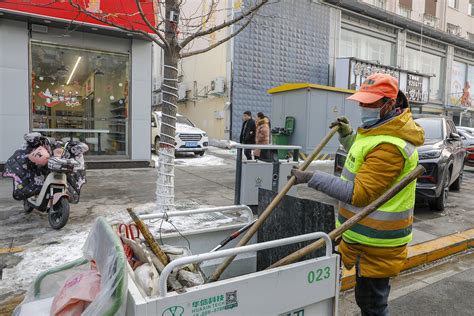 【新春走基层 春节我在岗】环卫工人坚守岗位保春“洁”高平市人民政府网