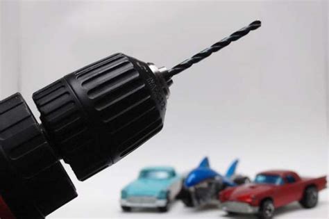 ホットウィールのカシメの外し方と曲がったタイヤを修理する方法 Hot Wheels 情報まとめ ホットウィール にわかマニア