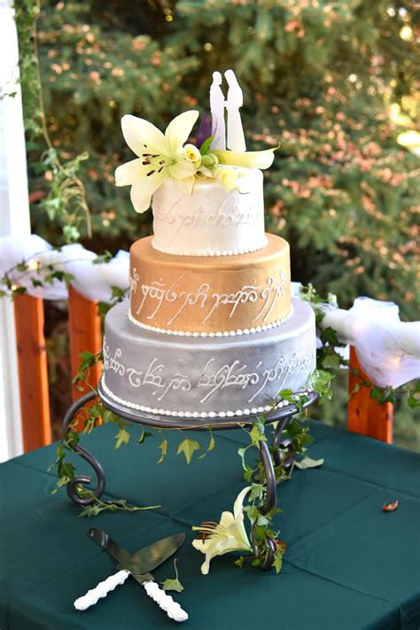 15 Lord Of The Rings Wedding Cakes For Every Middle-Earther - Magical ...