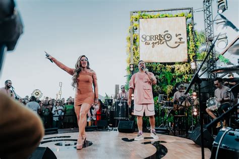 Sorriso Maroto E Gloria Groove Cantam Juntos Sucessos Da Banda No