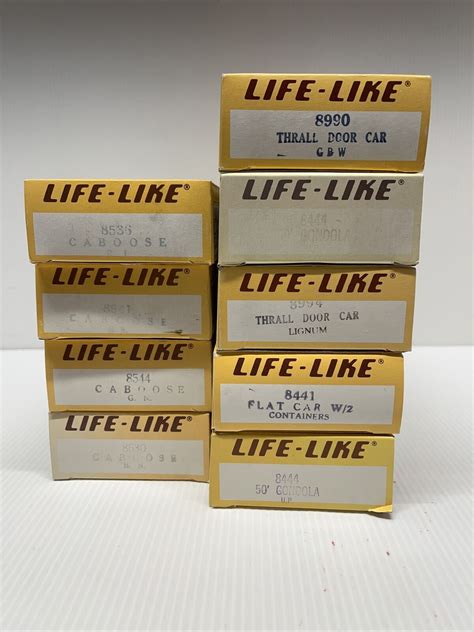 Lot Of 9 Life Like HO Scale Train Cars W 4 Caboose BRAND NEW