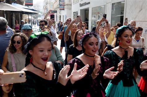 Sailgp Llena Las Calles De C Diz De Visitantes