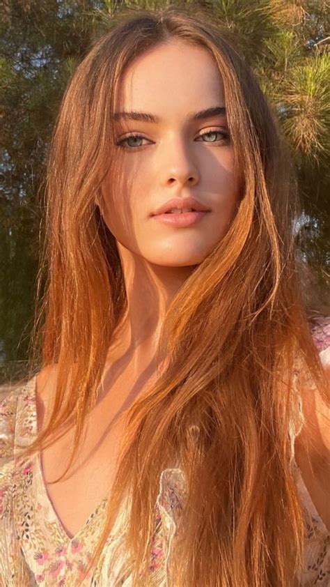 Danh tính hot girl gen Z được mệnh danh đẹp nhất thế kỷ mắt xanh tóc vàng chuẩn nữ thần