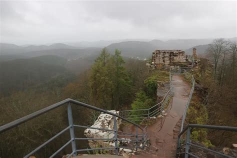 Ch Teau Du Falkenstein Kasteel In De Bossen Van De Noordelijke Vogezen