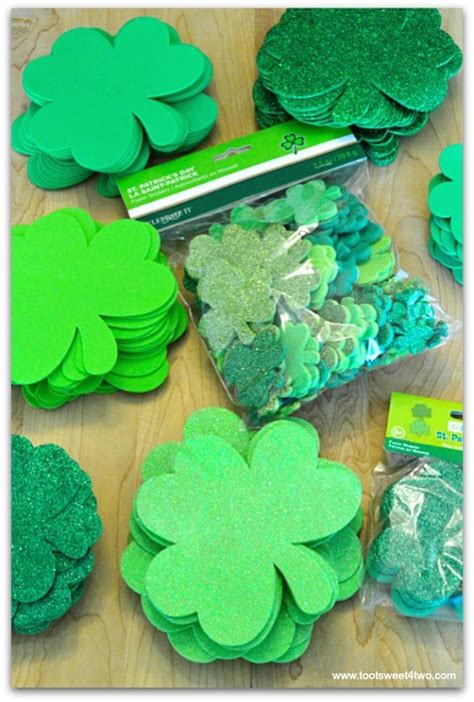 Easy Shamrock Wreath - Toot Sweet 4 Two