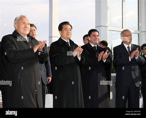 Turkmenistan Gas Pipeline Hi Res Stock Photography And Images Alamy