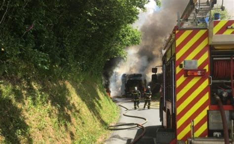 Gard Un Poids Lourd Prend Feu Et Fait Fondre Un Câble De Nombreux