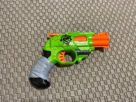 Nerf Zombie Strike Doublestrike Blaster Hobbies And Toys Toys And Games