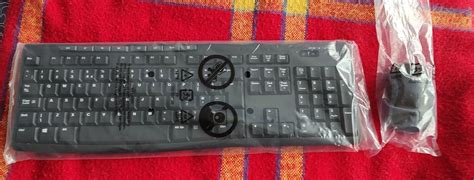 Logitech Mk270 Wireless Mouse And Keyboard Set Tatty Box 5099206039292 Ebay