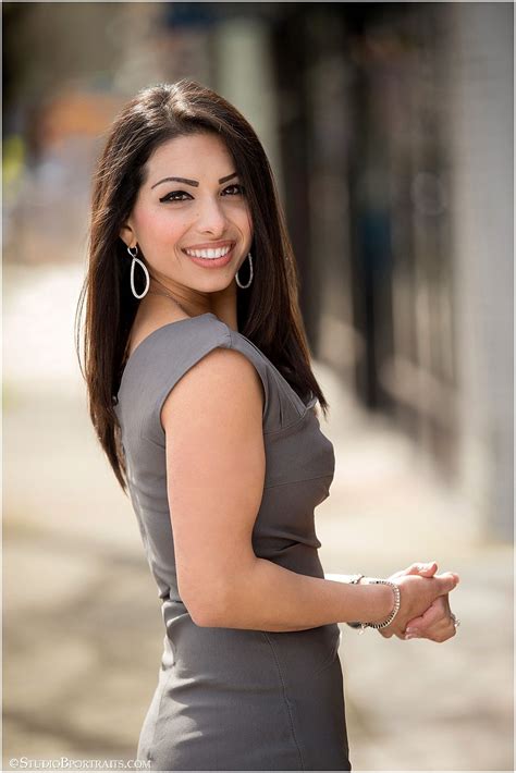 Chic Real Estate Headshots Bellevue Realtor Neda Vassey Professional Headshots Women