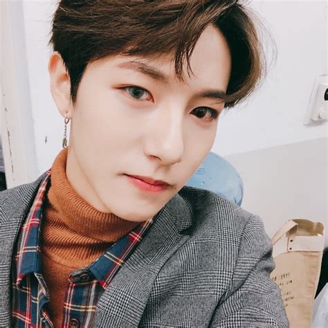 Renjun S Selfie Nct Group Nct Nct Dream Members