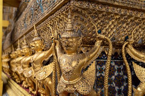 Temple Du Bouddha D Emeraude Et Wat Benchama Bophit Bangkok Lwws