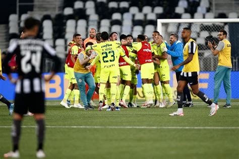 Roteiro Do Botafogo Em Passa Por Subidas E Quedas Hist Ricas Relembre