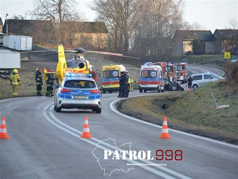 Cztery osoby ranne w wypadku na DW794 w powiecie olkuskim ZDJĘCIA