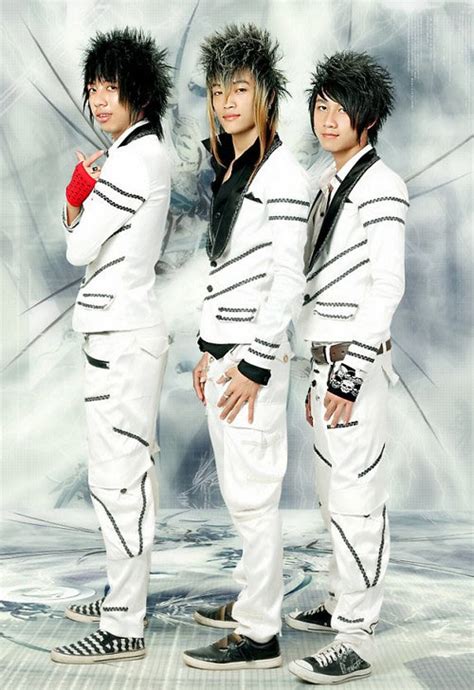 Số phận có nghiệt ngã với thành viên còn lại của HKT như hot boy rời nhóm