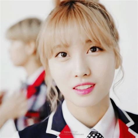 트와이스 모모 움짤 화보 사진 Twice 의 댄싱모신 모모링 모구리