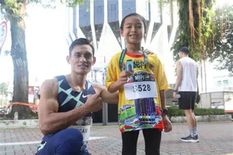 Larian Menara Mbpj Peserta Cilik Naik Anak Tangga Tempoh Empat