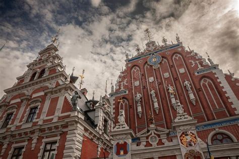 Fachada Principal De La Casa De Los Negros En El Casco Antiguo De Riga