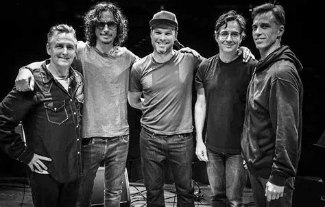 10 Best Temple of the Dog Songs of All Time - Singersroom.com