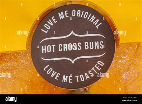 Love Me Original Love Me Toasted Hot Cross Buns Detail On Pack Of