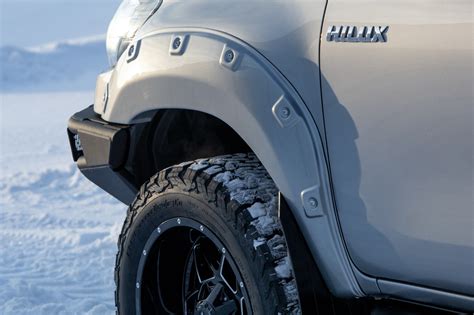 Фендера (Расширители) колесных арок Toyota Hilux REVO в интернет ...