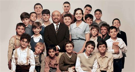 Y El Estrenazo Del D A Los Chicos Del Coro El Musical Llega Al Teatro La Latina Con Jes S