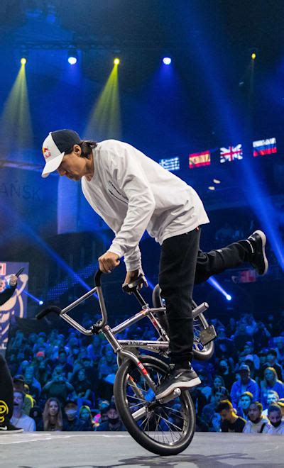 Viki G Mez Bmx Flatland Red Bull Athlete Profile