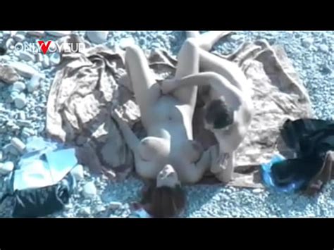 Beach Voyeur Hot Babe With Big Natural Tits Gives Head On A Public Beach Xnxx