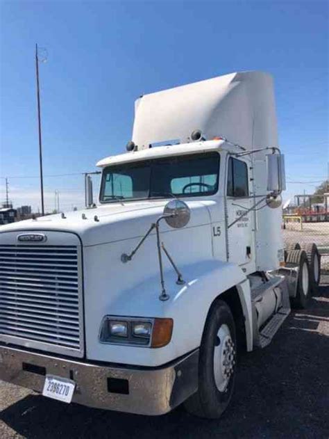 Freightliner Freightliner Fld 120 Day Cab 1999 Daycab Semi Trucks