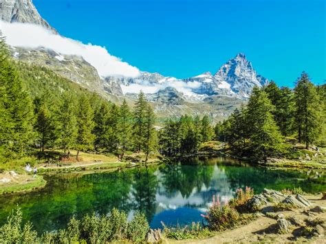 Lago Blu Il Magico Lago Aostano Dove Si Specchia Il Monte Cervino