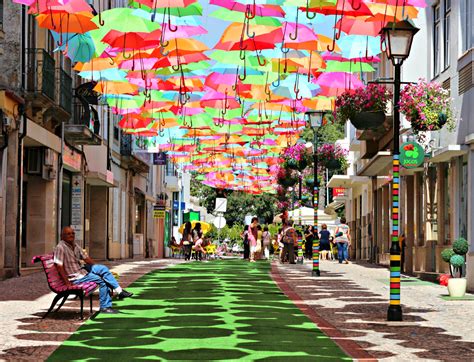 Cenografia E Arquitetura Guarda Chuvas De Gueda Colorful Umbrellas