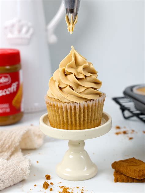 Biscoff Buttercream Frosting Chelsweets