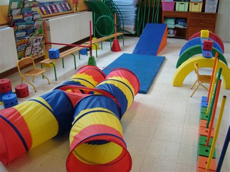 Épinglé par High sur atelier Motricité maternelle Parcours de