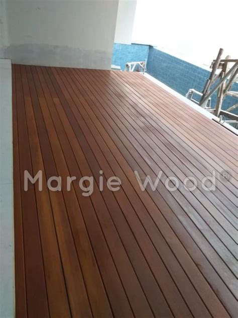 Decking Lantai Kayu Ulin Kalimantan Perkebunan Di Carousell