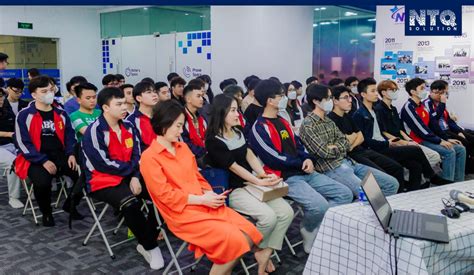 Hanoi University of Industry 's students had such a memorable company tour at NTQ Solution