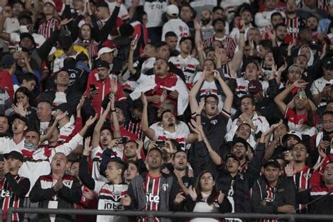 S O Paulo Abre Venda De Ingressos Para Jogo Contra A Inter De Limeira