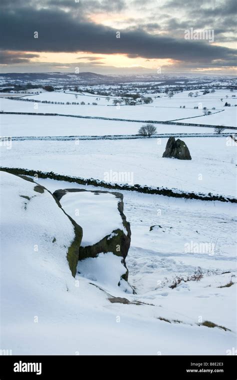 Almscliffe Crag Hi Res Stock Photography And Images Alamy