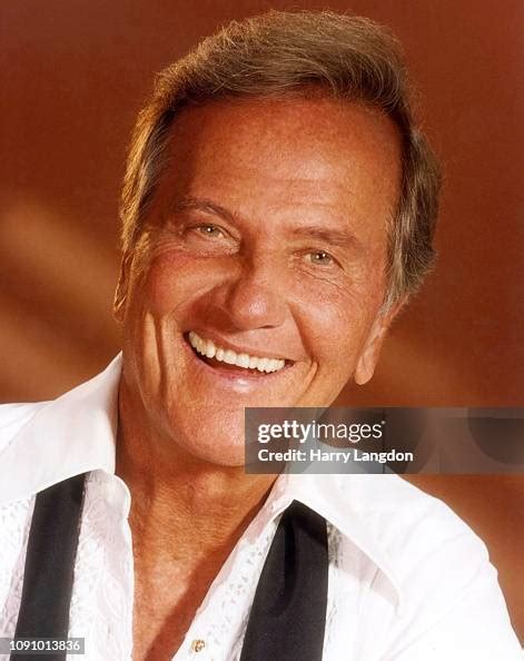 Los Angeles 2008 Actor Pat Boone Poses For A Portrait In 2008 In