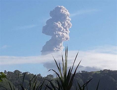 Costa Ricas Turrialba Volcano Erupts Sends Ash 3 Km High