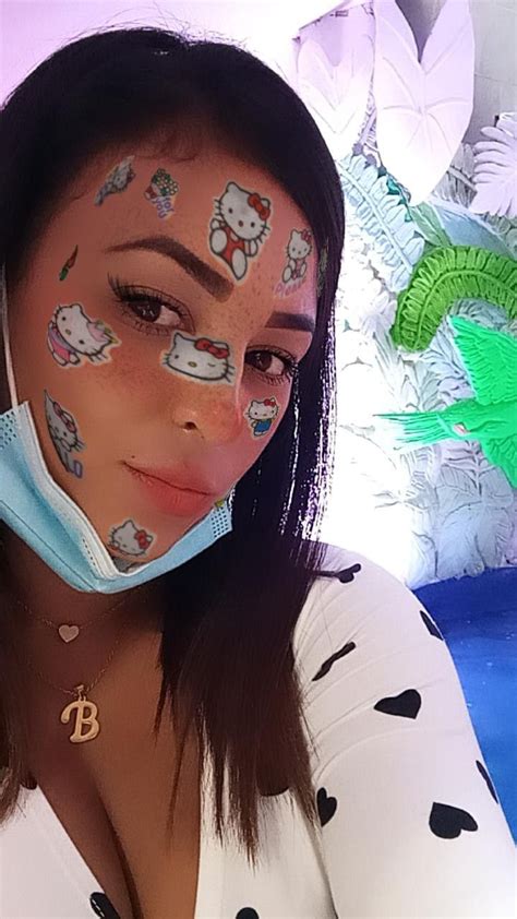 Pin By Anaiz Pacheco On Selfies Carnival Face Paint Face Selfie