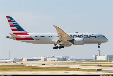 N Aa American Airlines Boeing Dreamliner At Chicago O Hare