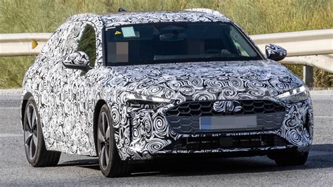 El Nuevo Audi Rs Avant Ha Sido Cazado Con Menos Camuflaje El Sucesor