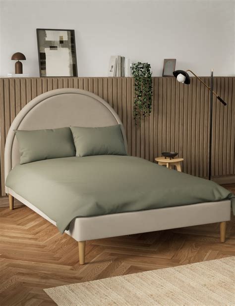 Semi Circle Bed Mands
