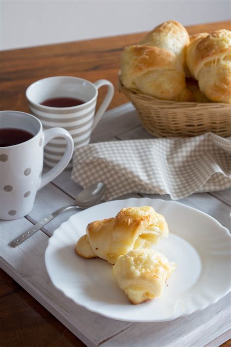 Cheesy Garlic Bread Rolls - A Teaspoon of Sunshine