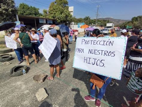 Bloquean La M Xico Acapulco Luego Del Atropellamiento De Una Madre Y