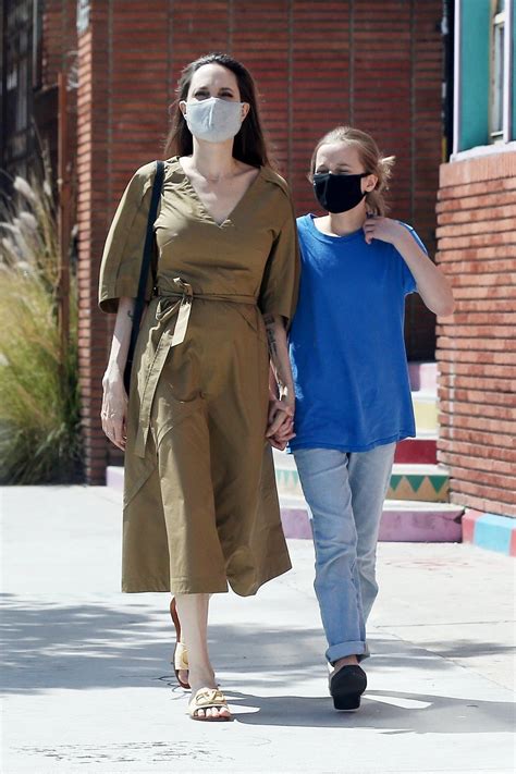 Angelina Jolie - Shopping candids with her daughter Vivienne in Los ...