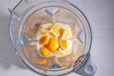 Best Easy Arizona Sunshine Lemon Pie Recipe (blender pie) - The Tasty Tip