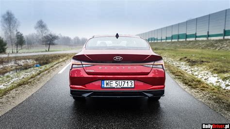 Test Hyundai Elantra 1 6 MPI DailyDriver Pl