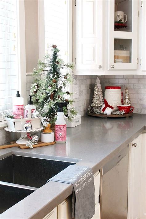 Christmas Decor Kitchen Beautiful Simple Christmas Kitchen Decor